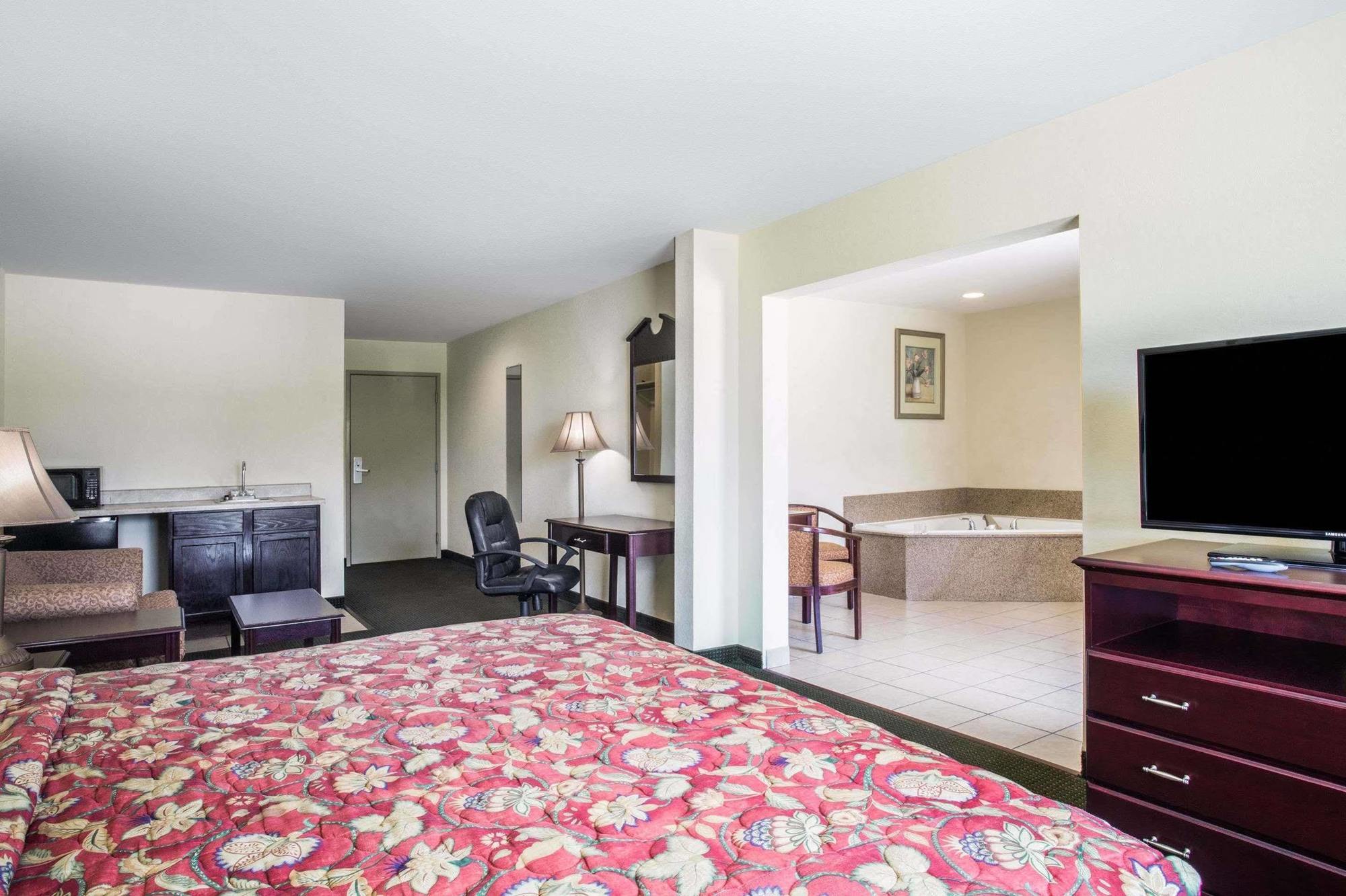 Howard Johnson By Wyndham Houma Buitenkant foto