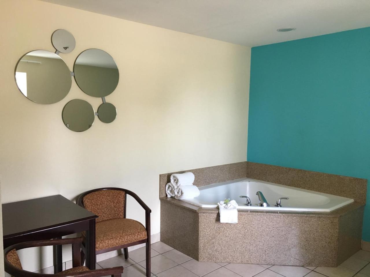 Howard Johnson By Wyndham Houma Buitenkant foto